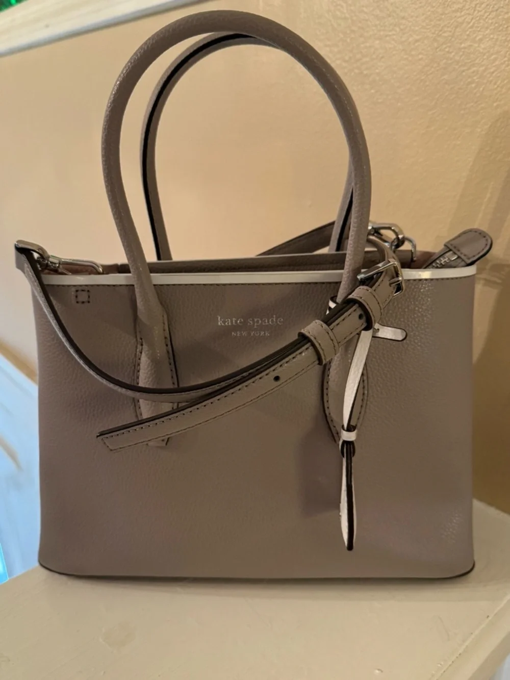Kate Spade Eva Top Zip Satchel Soft Grey EUC - Picture 17 of 17